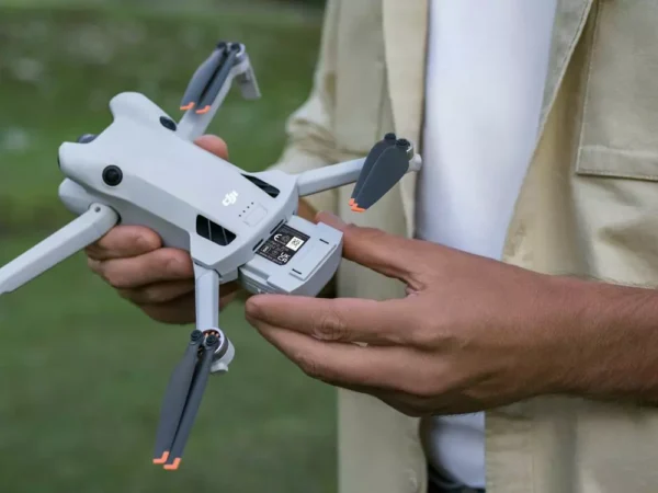 DJI Mini 4 Pro Fly More Combo avec radiocommande DJI RC 2 – Image 5